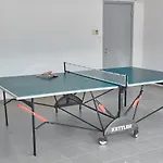 فيلة Dennis