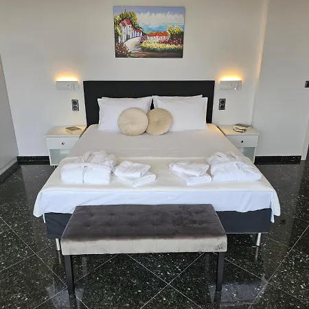 Villa Dennis Vrachati