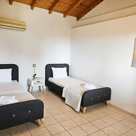 Βίλα Dennis Βραχάτι